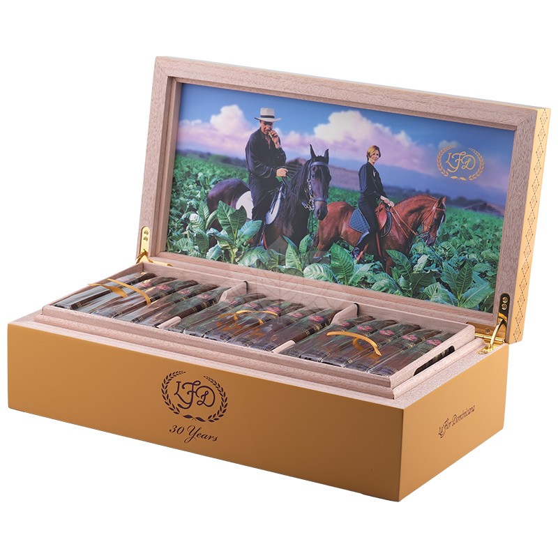 La Flor 多米尼加 30 周年纪念雪茄盒